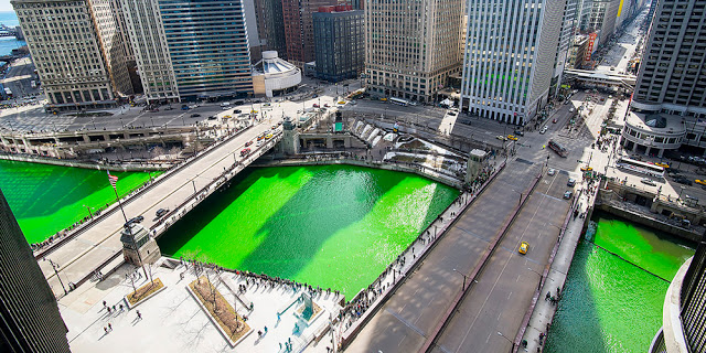 St. Patrick's Day: Πρασίνισε το ποτάμι στο Σικάγο - Φωτογραφία 1