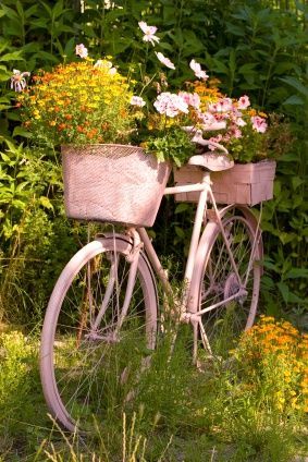 Διαμορφώσεις εξωτερικών χώρων με παλιά Ποδήλατα  και Καρότσια κήπου - Φωτογραφία 28