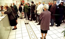 Συνταξιούχοι: Ποιοι και πότε θα πάρουν διπλά αναδρομικά και αυξήσεις - Φωτογραφία 1