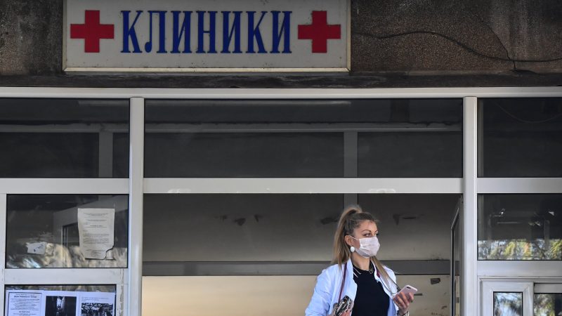 Ανεξέλεγκτη η πανδημία στα Σκόπια - Τραγική έλλειψη εμβολίων - Φωτογραφία 1