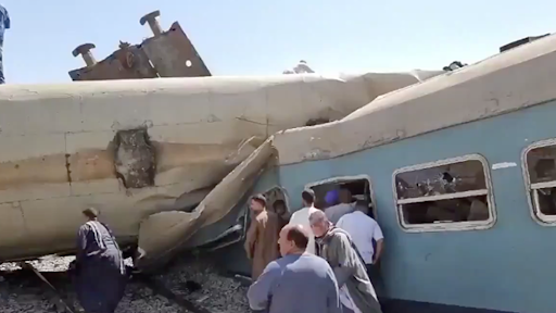 Σύγκρουση τρένων στην Αίγυπτο - Τουλάχιστον 32 νεκροί και 66 τραυματίες. - Φωτογραφία 1