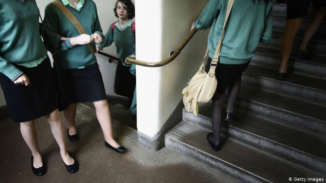 Βρετανία: «Κουλτούρα βιασμού» σε εκπαιδευτικά ιδρύματα - Φωτογραφία 1