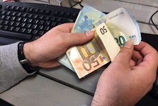 Voucher 200 ευρώ: Δεύτερη ευκαιρία για όσους κόπηκαν - Πώς γίνεται η αίτηση - Φωτογραφία 1