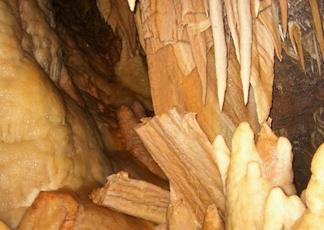 Σπήλαιο Κωνωπίνας: Διαμάντι χαμένο στη λήθη του χρόνου. - Φωτογραφία 2
