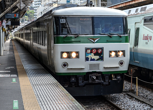 Ιαπωνία: Τρένο αφιερωμένο στον Γιασουνάρι Καουαμπάτα. - Φωτογραφία 1