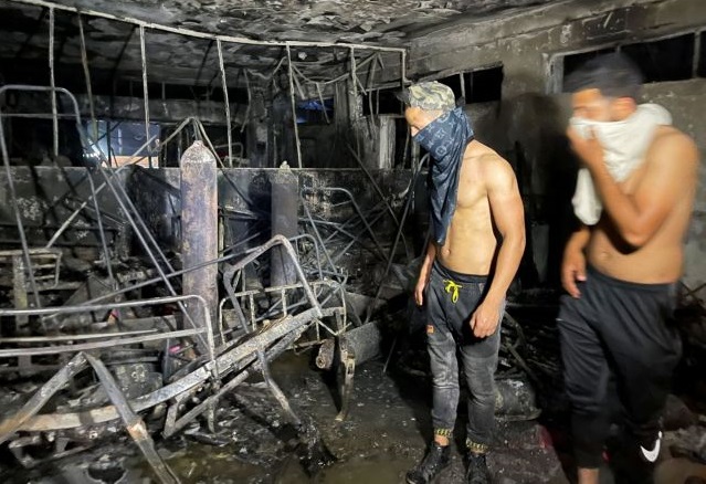 Τραγωδία στο Ιράκ: 27 νεκροί από πυρκαγιά σε νοσοκομείο για ασθενείς covid - Φωτογραφία 1