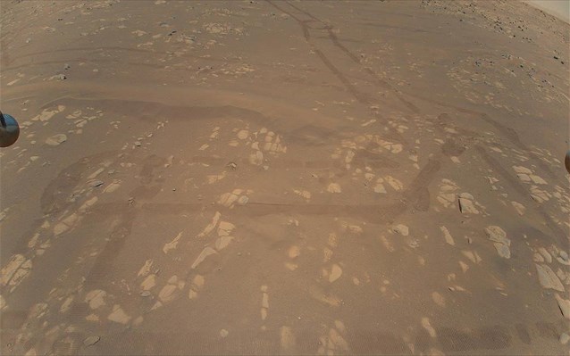 Την πρώτη έγχρωμη και από αέρος φωτογραφία του Άρη έστειλε το drone - Φωτογραφία 1