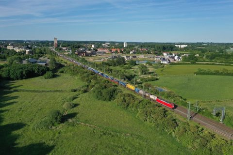 835 μέτρα τρένο από τη Γερμανία προς τη Σουηδία για πρώτη φορά. - Φωτογραφία 1