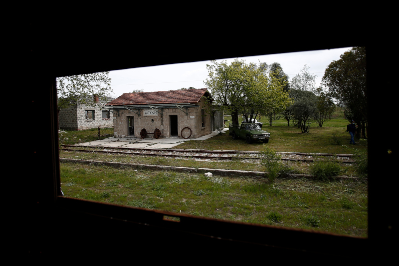 Πιερία: Εγκαταλειμμένος σιδηροδρομικός σταθμός και 7 βαγόνια γίνονται… ξενοδοχείο! - Φωτογραφία 4