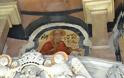 Οι αγιογραφίες της Θεοτόκου και των Αγίων Μυροφόρων γυναικών εντός του κουβουκλίου του Παναγίου Τάφου - Φωτογραφία 4