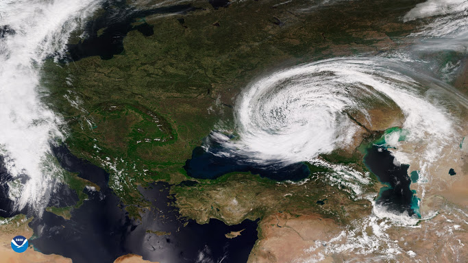 NOAA: Δορυφόρος καταγράφει κυκλώνα κοντά στη Μαύρη Θάλασσα στις 11/5/21 - Φωτογραφία 1