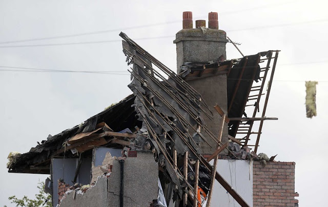 Αγγλία: Έκρηξη από διαρροή αερίου σε σπίτι - Νεκρό ένα παιδί - Φωτογραφία 1