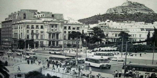 Όταν η Παλιά Αθήνα είχε άμαξες, τραμ και… Περιβολάκια. - Φωτογραφία 2