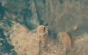 Μια εντυπωσιακή φωτογραφία του Curiosity από το διάστημα