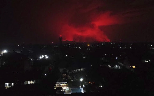 Νιραγκόνγκο: Εξερράγη αιφνιδιαστικά ένα από τα πιο ενεργά ηφαίστεια στον κόσμο - Συγκλονιστικές εικόνες - Φωτογραφία 1