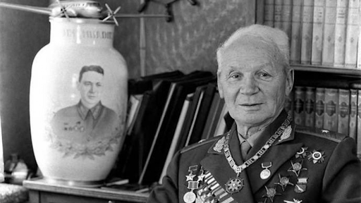 Στη Νότια Ρωσία: Ο Ν. Δένδιας θα τιμήσει τον ομογενή ήρωα Kοκκινάκη, γιο σιδηροδρομικού. - Φωτογραφία 1
