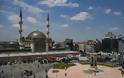 Κωνσταντινούπολη: Εμβληματικό τέμενος εγκαινίασε ο Ερντογάν στην πλατεία Ταξίμ