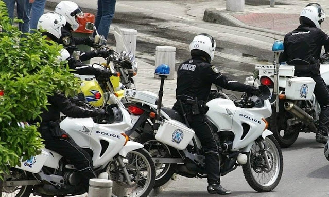 Θεσσαλονίκη: Αστυνομικός εκτός υπηρεσίας βγήκε για φαγητό και έπιασε τσαντάκια - Φωτογραφία 1