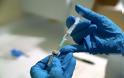 Εμβόλιο: Επιπλοκές σε 50χρονη νοσηλεύτρια στα Χανιά μετά τον εμβολιασμό της