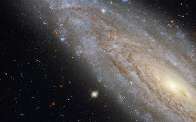 Το Hubble εντόπισε μυστηριώδες γαλαξιακό φαινόμενο - Φωτογραφία 1