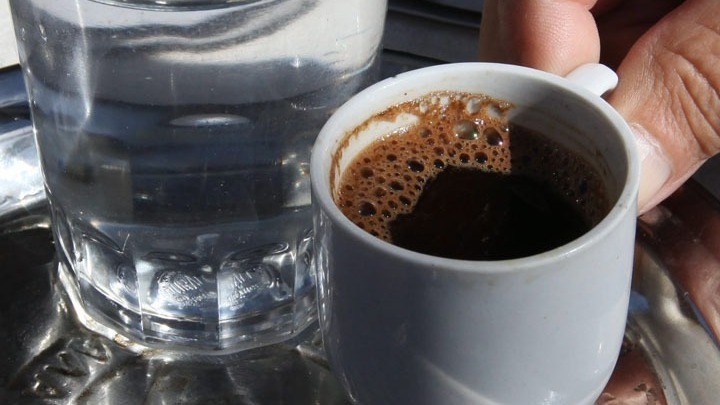 Μειωμένος ο κίνδυνος χρόνιας ηπατοπάθειας για όσους πίνουν καφέ - Φωτογραφία 1