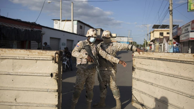 Δολοφονία του προέδρου της Αϊτής: 4 «μισθοφόροι» νεκροί, μάχη σε εξέλιξη στο Πορτ-ο-Πρενς - Φωτογραφία 1