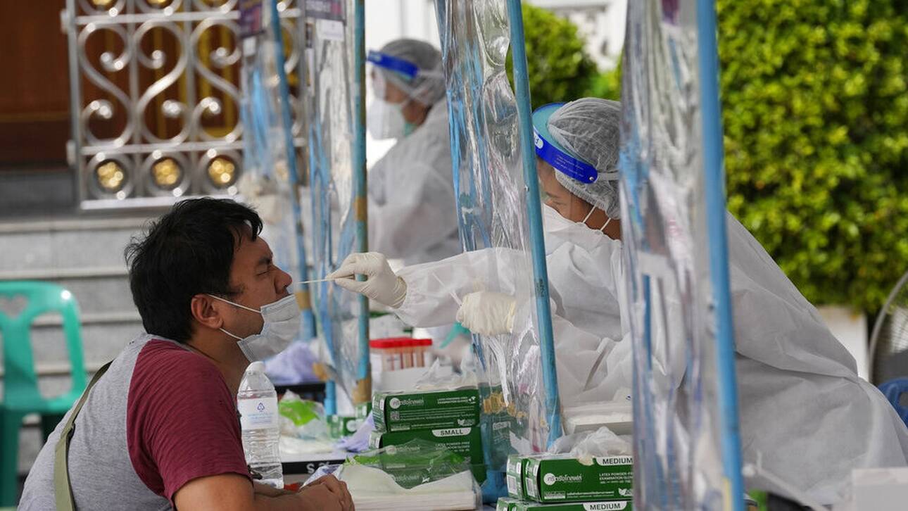 Κορονοϊός- Ταϊλάνδη: Μολύνθηκαν 600 υγειονομικοί πλήρως εμβολιασμένοι με Sinovac - Φωτογραφία 1