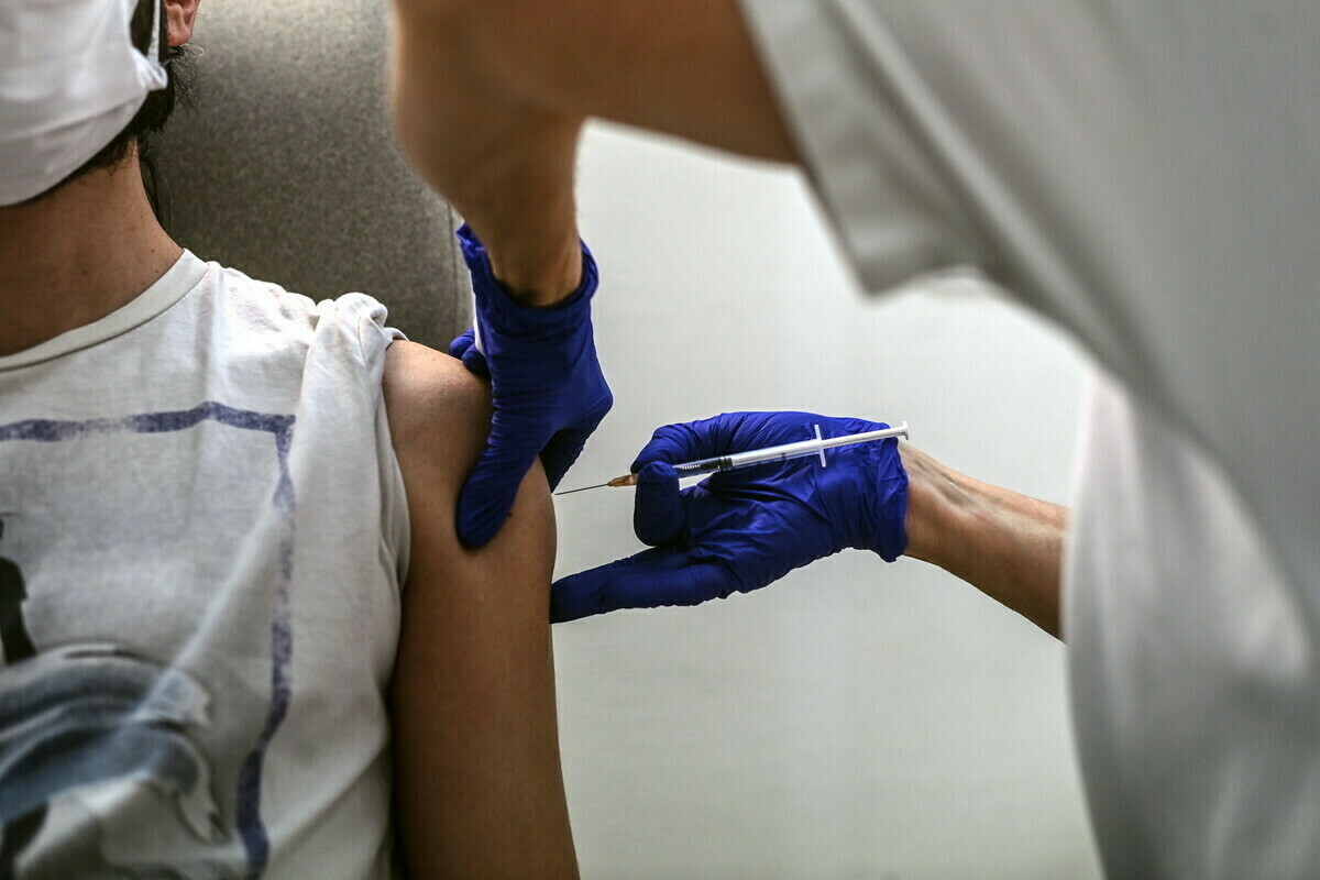 Υποχρεωτικός εμβολιασμός: Για ποιες κατηγορίες εργαζόμενων ισχύει - Φωτογραφία 1