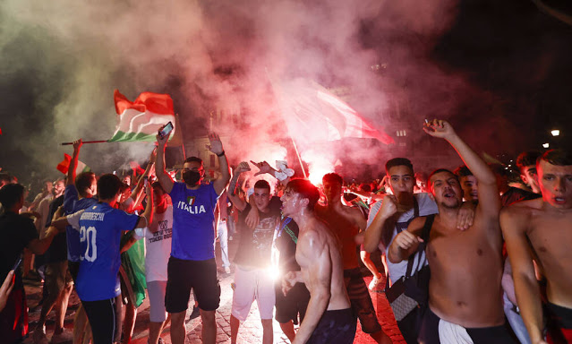 Euro 2020: Το τρόπαιο «βάφτηκε» με αίμα - Συμβόλαιο θανάτου στους πανηγυρισμούς - Φωτογραφία 1