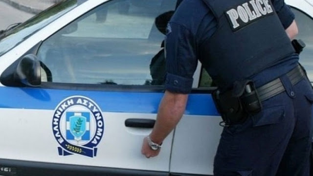 Χίος: Αστυνομικός βούτηξε στη θάλασσα και έσωσε 19χρονη - Φωτογραφία 1