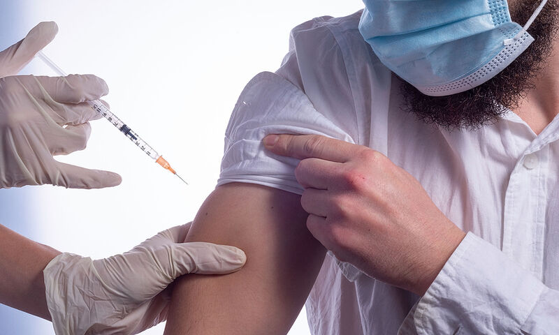 Υποχρεωτικός εμβολιασμός: Αναστολή χωρίς όριο, όχι απολύσεις. Τι προβλέπει η τροπολογία - Φωτογραφία 1