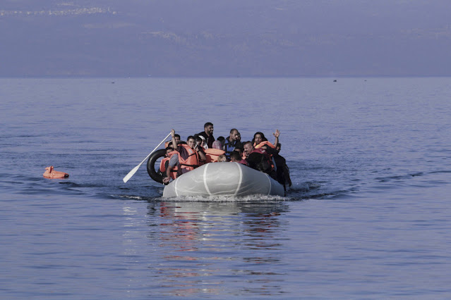 Τουρκία: Βυθίστηκε βάρκα με 45 μετανάστες - Φωτογραφία 1