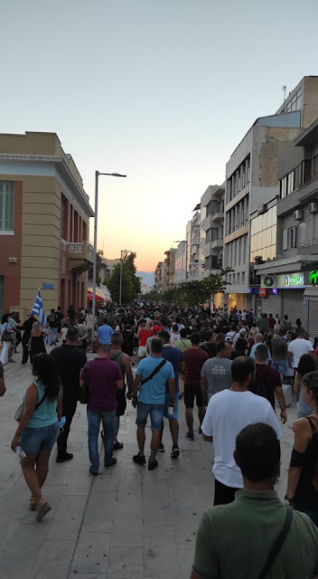 Πορείες διαμαρτυρίας και στην Κρήτη - Διαμαρτυρήθηκαν κατά του υποχρεωτικού εμβολιασμού (Pic)(Video) - Φωτογραφία 2