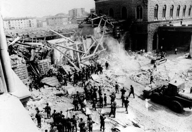 Ήταν 2 Αυγούστου του 1980  όταν σιδηροδρομικός σταθμός της Μπολόνια δέχθηκε   τρομοκρατική επίθεση. - Φωτογραφία 1