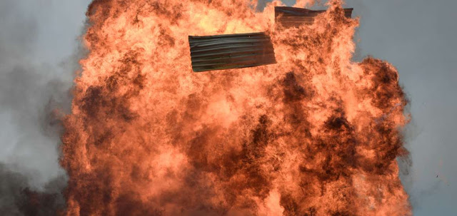 Φωτιά Αττική: Καίγεται Κρυονέρι και Ιπποκράτειος Πολιτεία - Εκκένωση στη λίμνη Μαραθώνα - Φωτογραφία 1