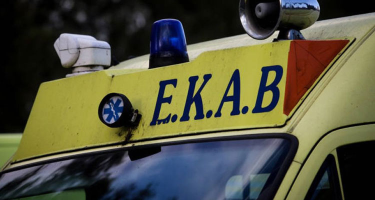 Αυτοκίνητο έπεσε πάνω σε στάση στην Παλλήνη – Ένας νεκρός και πέντε τραυματίες - Φωτογραφία 1