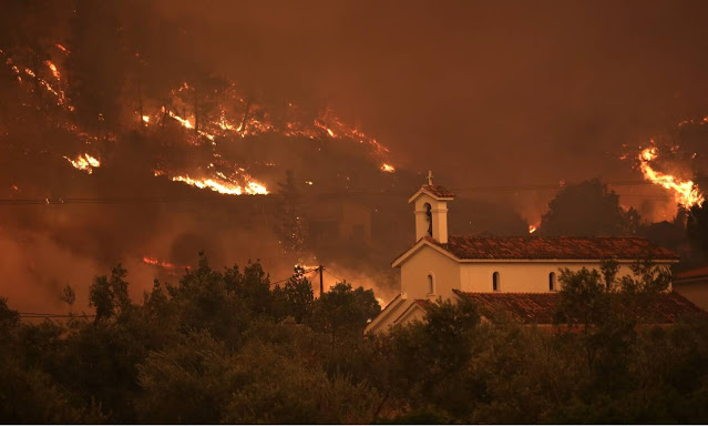 Φωτιά Εύβοια: Η καταστροφική πυρκαγιά συνεχίζει την πορεία της - Ξεσπάει ο Δήμαρχος Μαντουδίου - Φωτογραφία 1