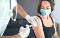 Κορονοϊός – Έρευνα: Το 1% των πλήρως εμβολιασμένων παρουσιάζει συμπτώματα