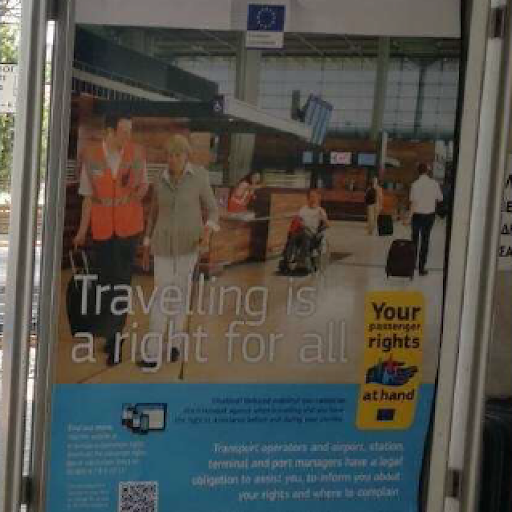 Με πρωτοβουλία της ΡΑΣ αφίσες με τα δικαιώματα των επιβατών στους σιδηροδρομικούς σταθμούς της χώρας. - Φωτογραφία 1