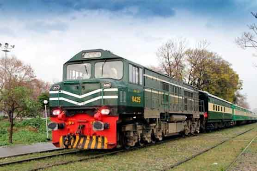 Διακόπηκε η σιδηροδρομική σύνδεση μεταξύ Πακιστάν και Ιράν μετά τον εκτροχιασμό εμπορικού  τρένου στο Chagai. - Φωτογραφία 1
