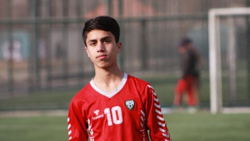 Ποδοσφαιριστής της εθνικής Αφγανιστάν σκοτώθηκε από πτώση από αμερικάνικο αεροπλάνο - Φωτογραφία 1