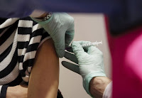 Αρχίζουν μέσα στον Σεπτέμβριο οι εμβολιασμοί με την 3η δόση – Ανακοινώσεις το απόγευμα - Φωτογραφία 1