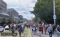 Κοροναϊός - Γερμανία: Μεγάλη διαδήλωση κατά των μέτρων για την πανδημία - Συγκρούσεις με την αστυνομία