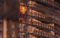 Ιταλία: Στις φλόγες τυλίχθηκε ουρανοξύστης στο Μιλάνο - Εκκενώθηκε το κτήριο