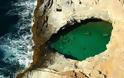 Το δάκρυ της Αφροδίτης: Η φυσική πισίνα που τη χωρίζουν μερικά εκατοστά από την θάλασσα