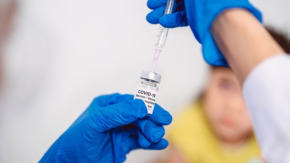 Βρετανία: Όχι στον εμβολιασμό υγιών παιδιών 12-15 ετών από την Επιτροπή συμβούλων εμβολιασμών - Φωτογραφία 1