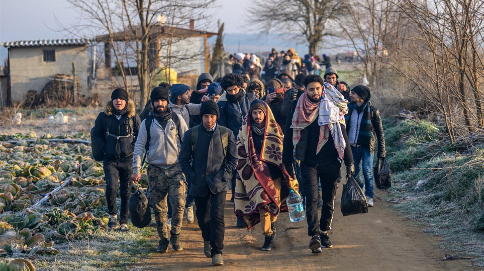 Συναγερμός στη Frontex για μαζική εισροή Αφγανών αιτούντων άσυλο στην ΕΕ - Φωτογραφία 1