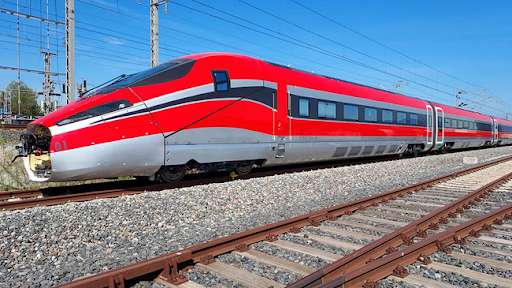 Ισπανία: Το νέο τρένο υψηλής ταχύτητας ETR 1000 ξεκινά τα δοκιμαστικά του δρομολόγια. - Φωτογραφία 1