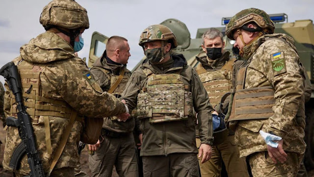 Ζελένσκι: Ένας πόλεμος της Ουκρανίας με τη Ρωσία είναι το χειρότερο σενάριο αλλά υπάρχει αυτή η πιθανότητα - Φωτογραφία 1
