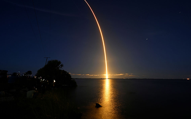 Απογειώθηκε ο πύραυλος Falcon 9 της SpaceX – Η πρώτη τουριστική διαστημική αποστολή - Φωτογραφία 1